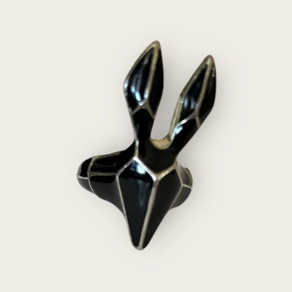 Black enamel bunny ring adjustable size - Picture 6 of 7
